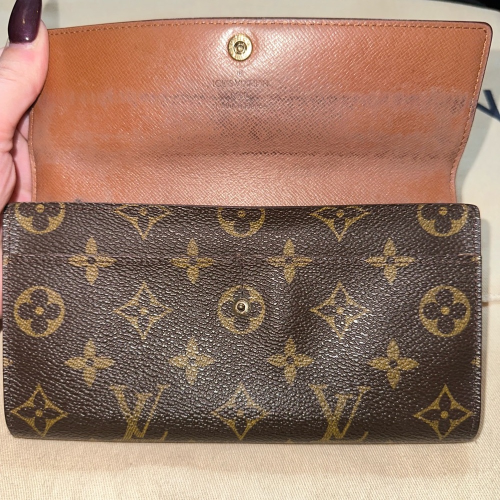 Louis Vuitton Wallet - Picture 6 of 7